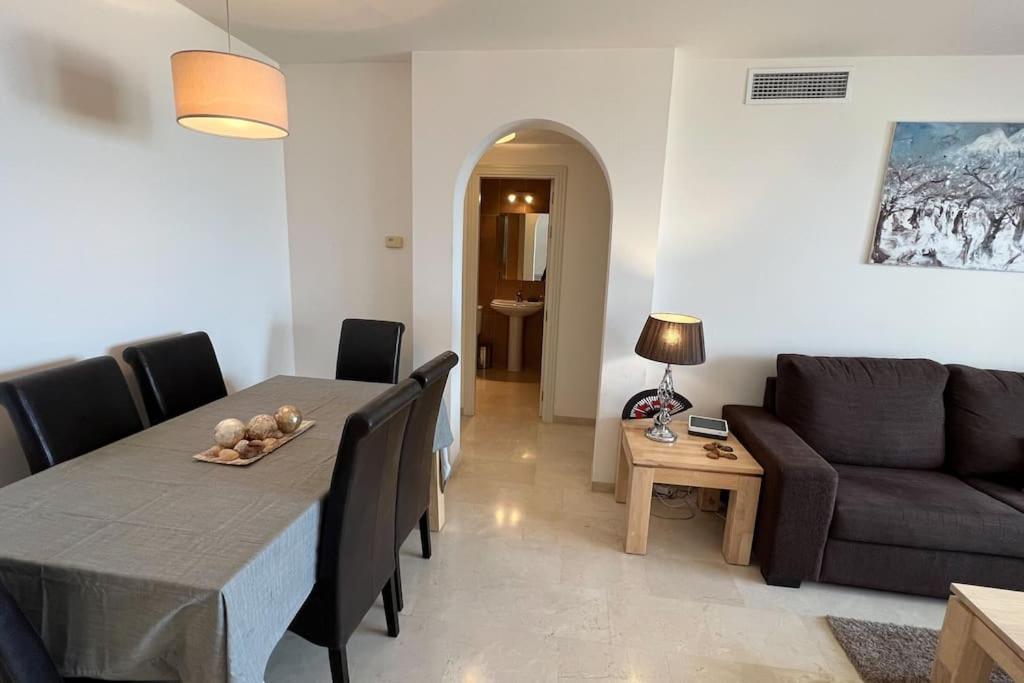 Vistas Mar Y Montana Apartment เบนัลมาเดนา ภายนอก รูปภาพ