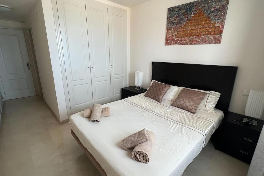 Vistas Mar Y Montana Apartment เบนัลมาเดนา ภายนอก รูปภาพ