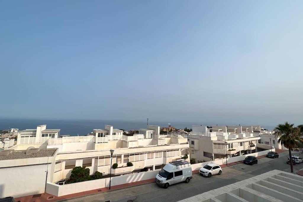 Vistas Mar Y Montana Apartment เบนัลมาเดนา ภายนอก รูปภาพ